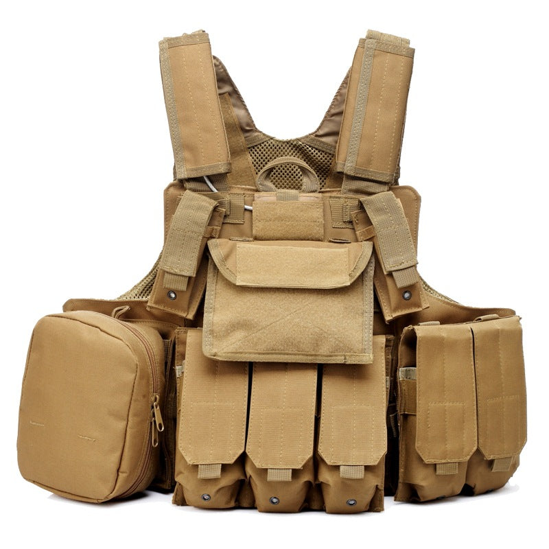 Outdoor camouflage multifunctional tactical vest